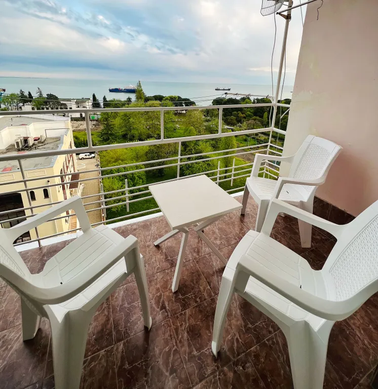 Квартира 1-комнатная квартира с видом на море — Сухум