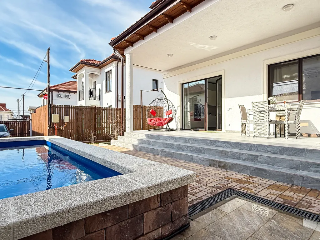 Коттедж Новый дом с бассейном и хамамом — аренда посуточно в Геленджик