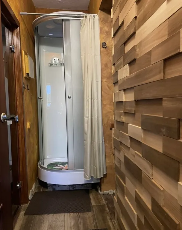 Уютный дом с видом на лес