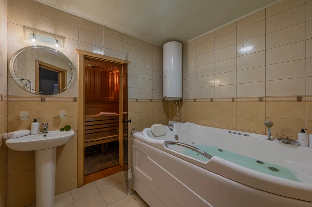 Шикарная 3-комнатная квартира с дизайнерским ремонтом в центре