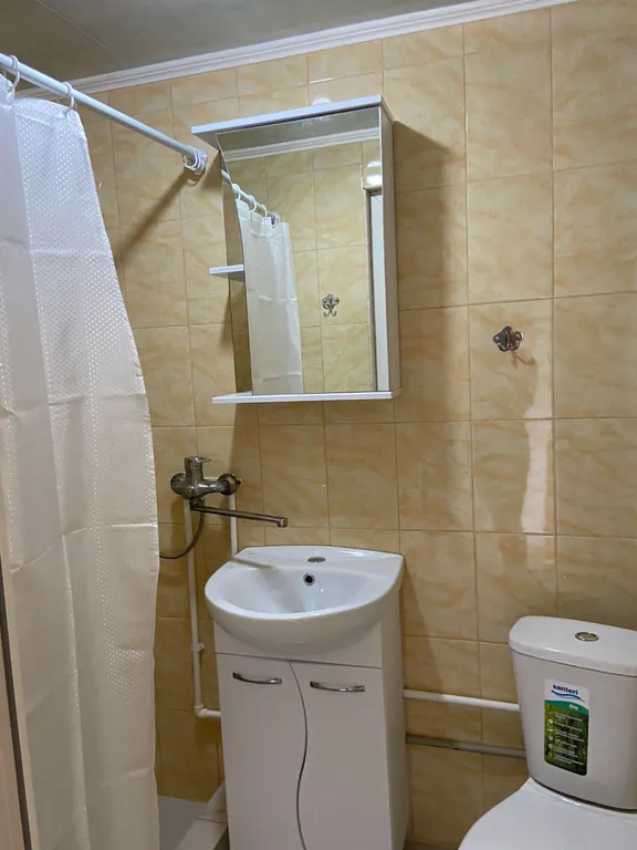 Трехместный номер с 2 отдельными кроватями