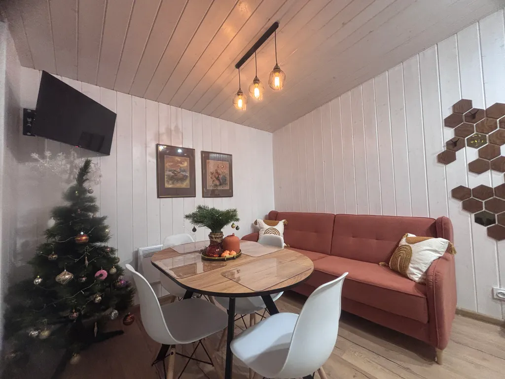 Уютный новый дом с сауной включена в стоимость и видом на озеро и лес