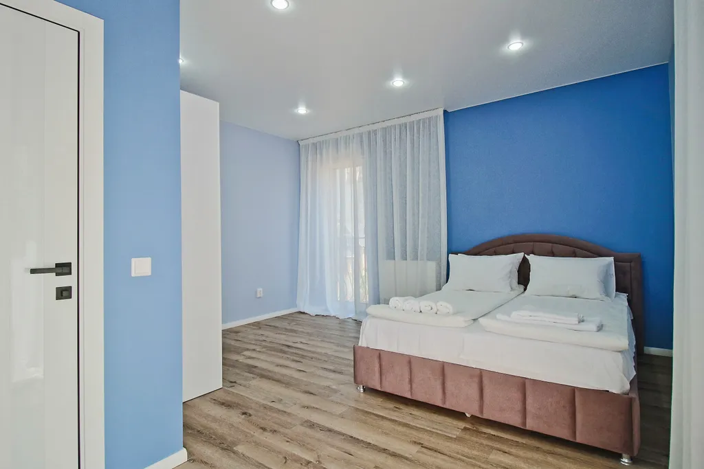 Двухэтaжный кoттeдж площадью 200