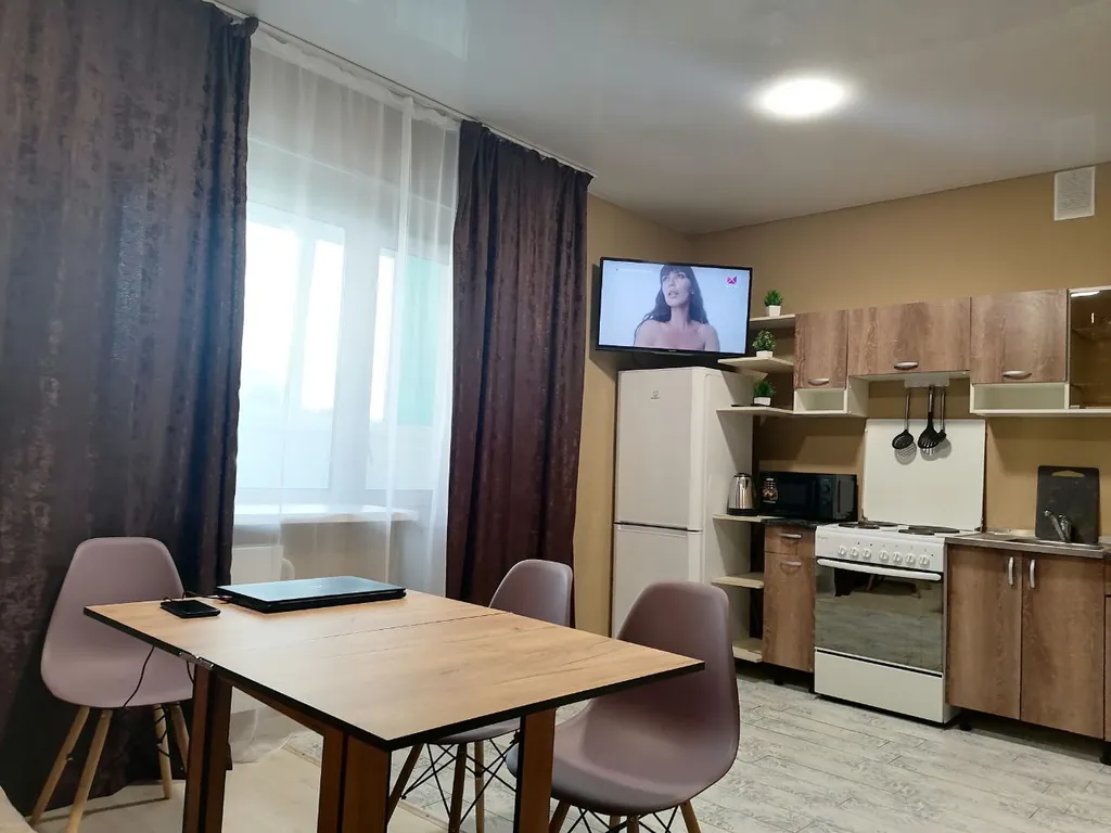 Уютная евротрешка возле парка Гагарина