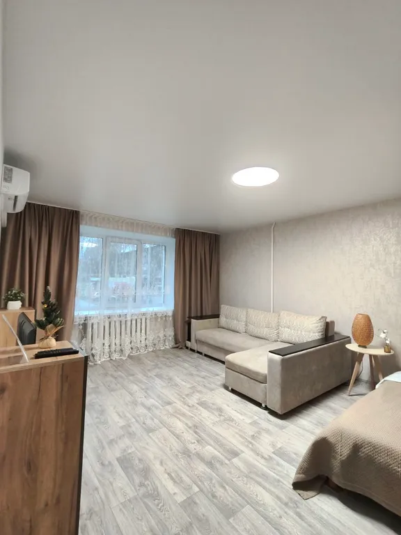 Просторная теплая квартира у Бульвара Нефтепереработчиков