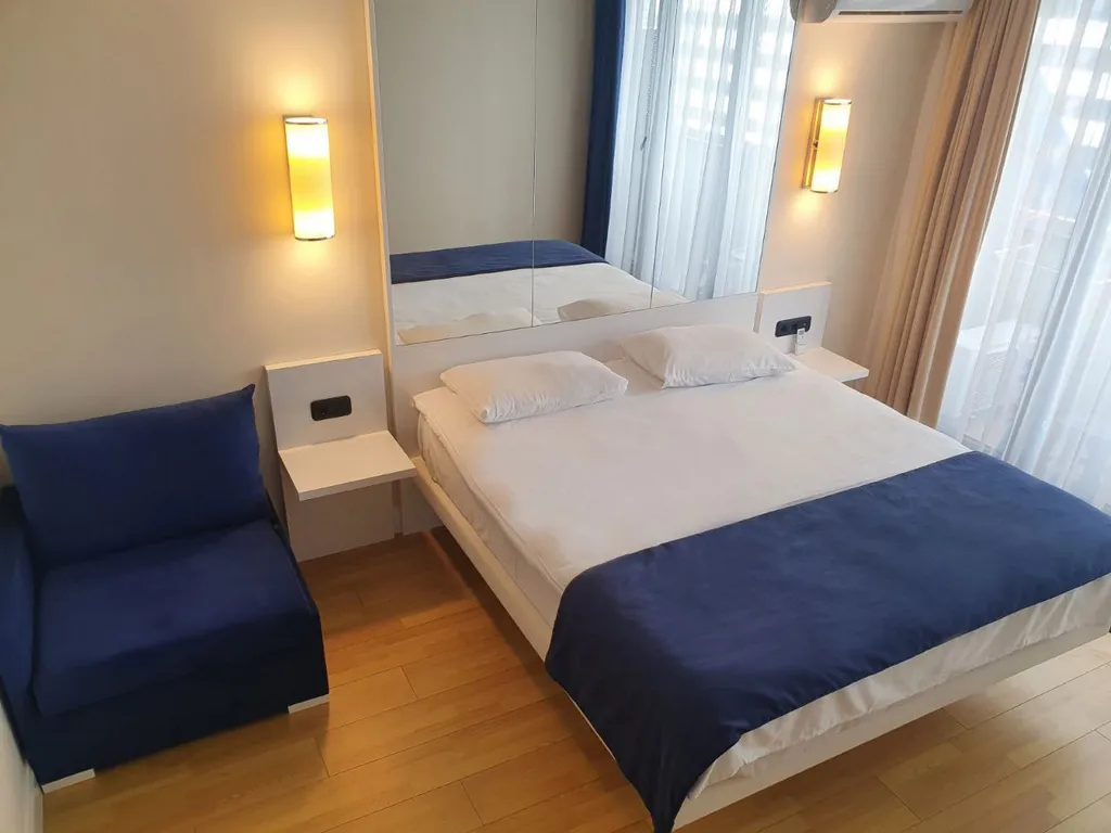 Студия с видом на море