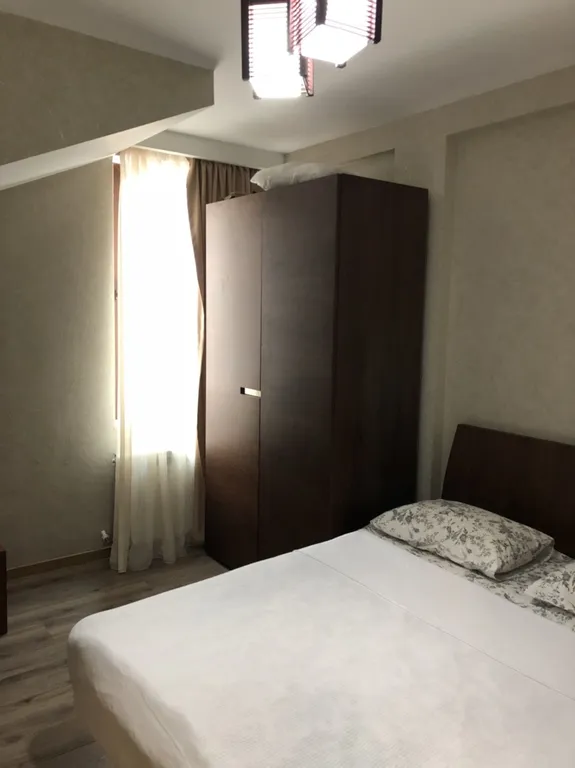 Апартаменты с одной спальней и камином в коттедже