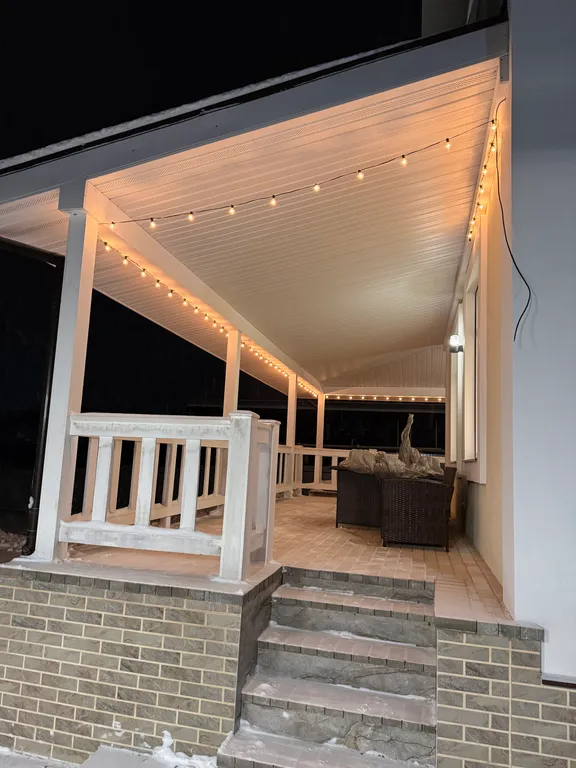 Уютный дом у леса