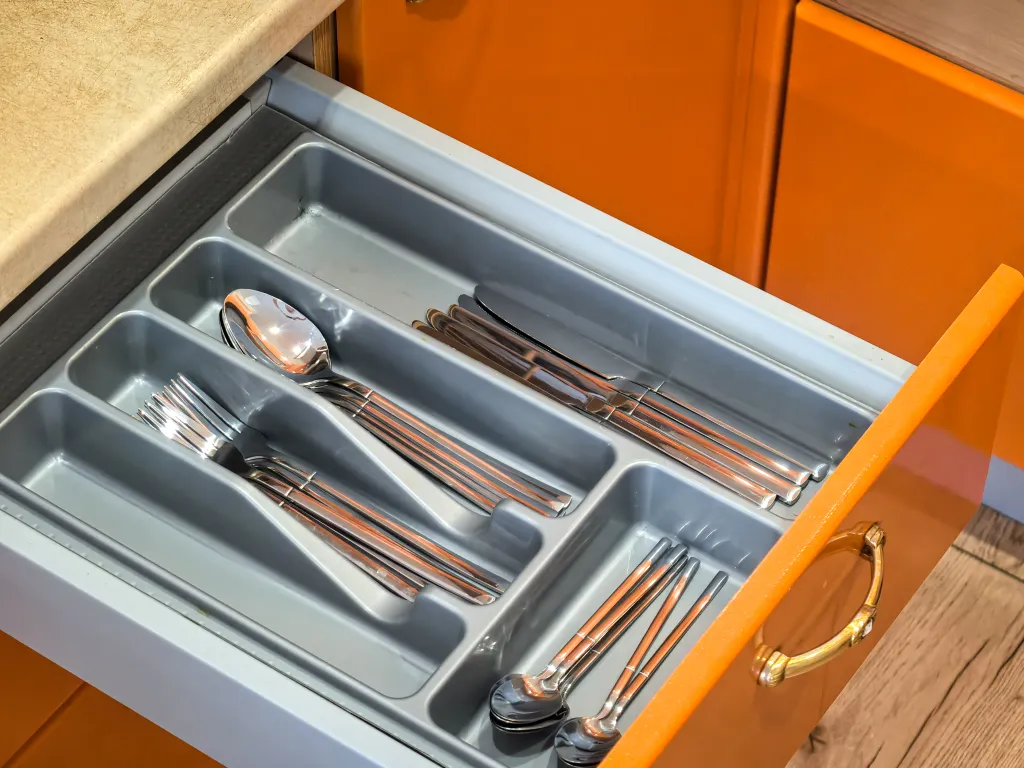 Новая 2к квартира в центре рядом с метро