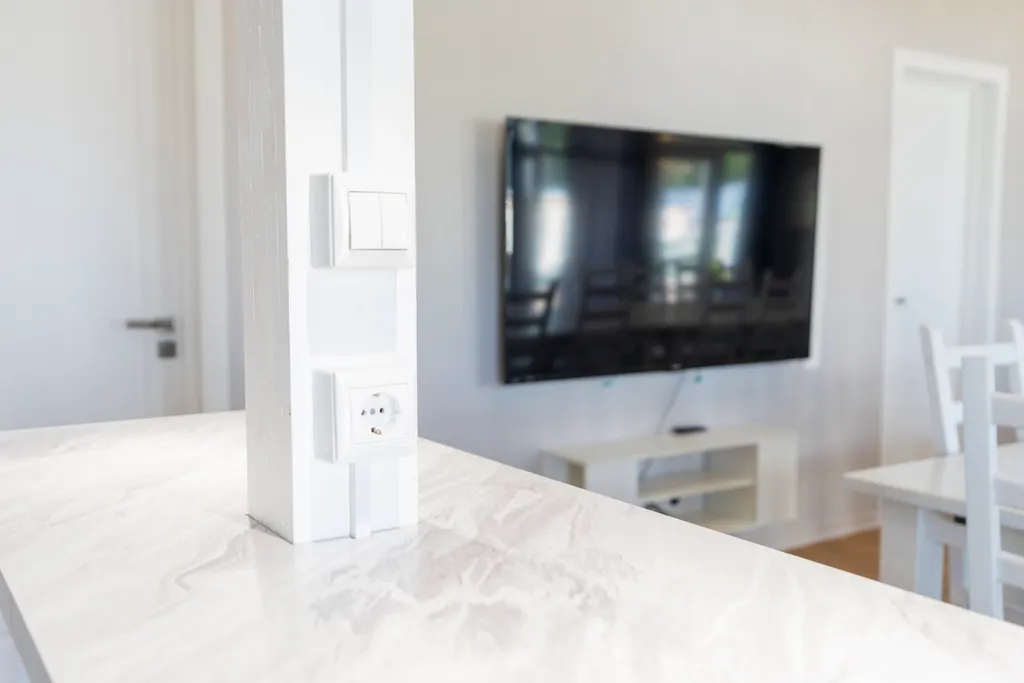 Премиальная вилла на берегу озера с выходом к пляжу