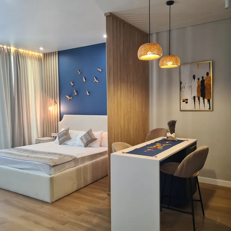 Квартира Дизайнерская квартира-студия у моря с видом на бассейн — Севастополь