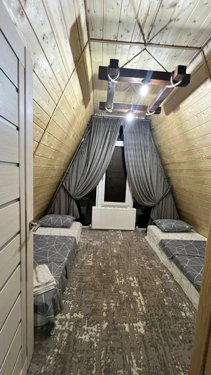 Домик с видом на горы