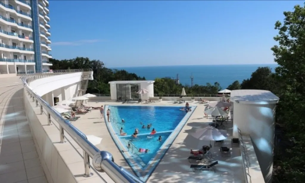 3-комнатная квартира с бассейном у моря — аренда посуточно в Сочи