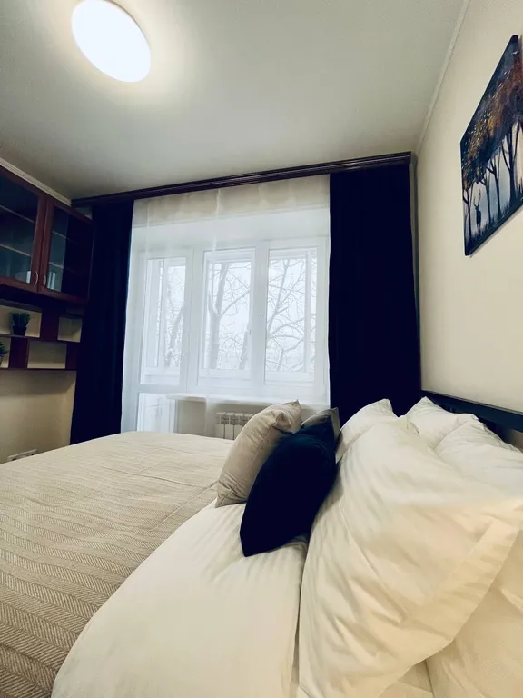 Квартира Уютная евро 3-комнатная квартира в 1 минуте от метро Академическая — Москва