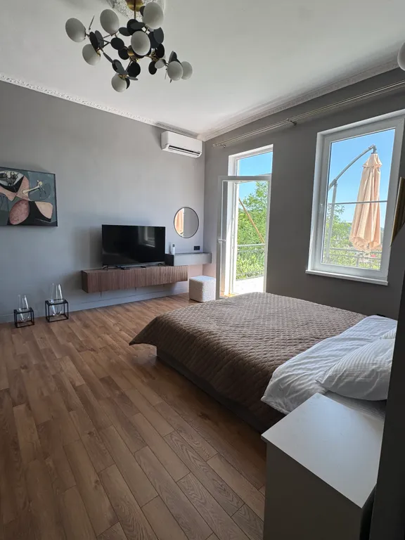 Вилла с мандариновым садом с видом на море в исторической части города