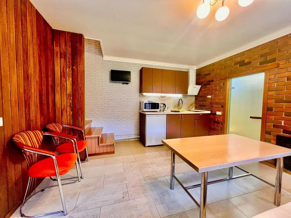 Уютный, современный двухэтажный дом