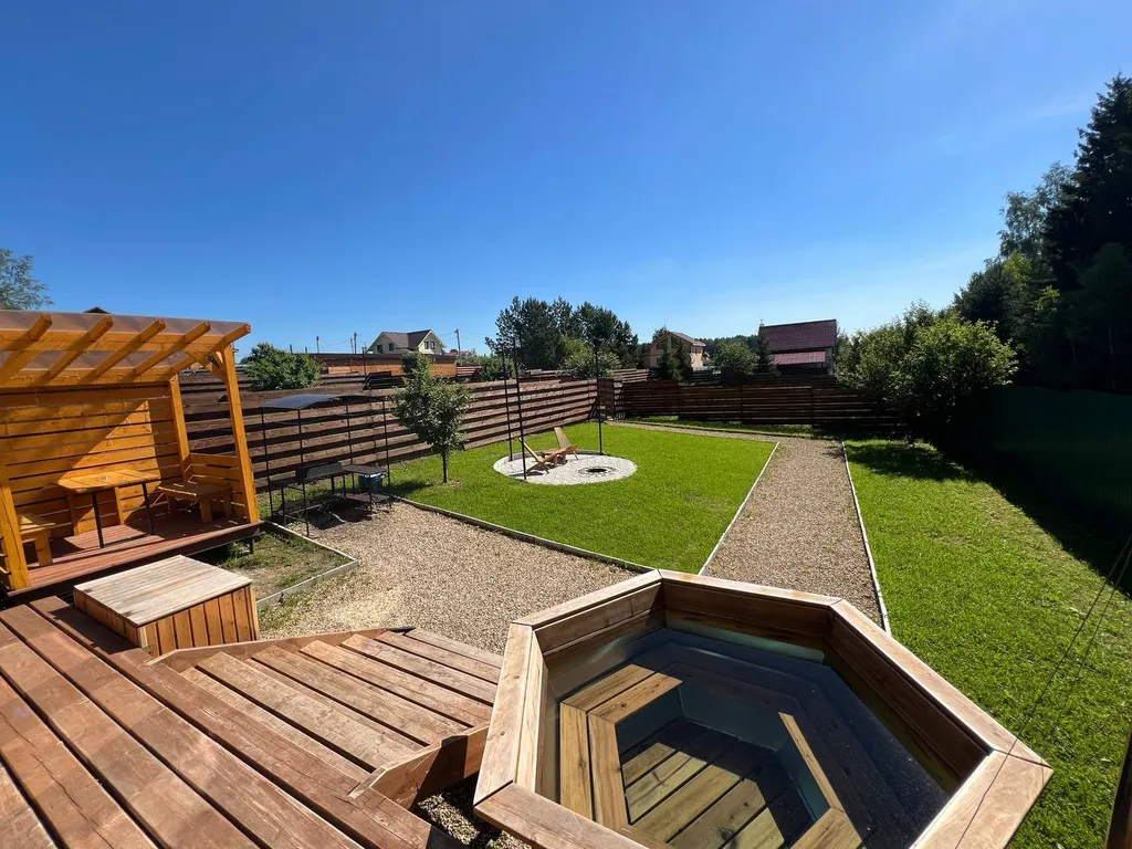 Дом A-frame с сибирским горячим чаном на дровах