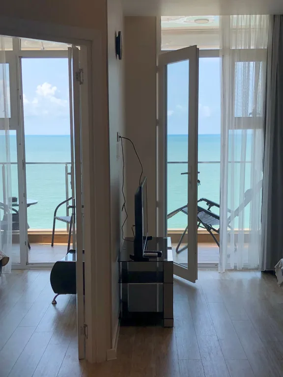 Апартамент с видом на море, первая береговая линия