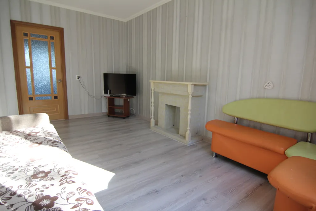 Трёхкомнатная квартира класса стандарт в спальном районе города