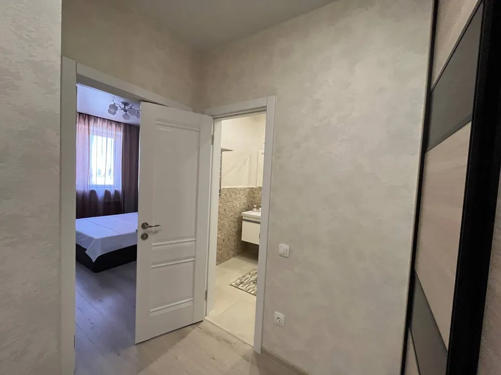 Трехкомнатная квартира-студия в центральном районе