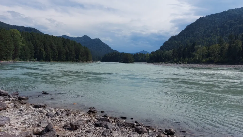 Дом с видом на реку Катунь и горы