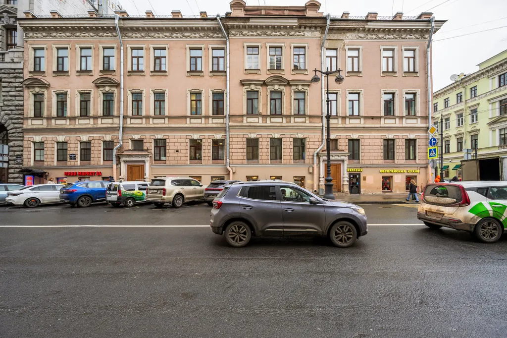 Квартира Дизайнерская трёхкомнатная квартира с изолированными спальнями — Санкт-Петербург