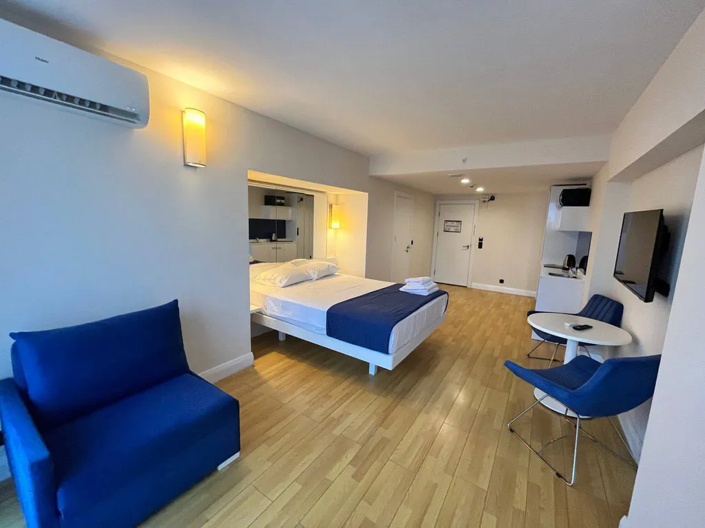 Апартамент у моря с шикарным видом в Апарт-Отеле Orbi City