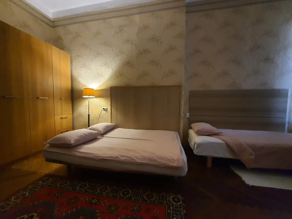 Квартира Квартира в 1 минуте от Невского проспекта, 2 спальни и вид на крыши — Санкт-Петербург