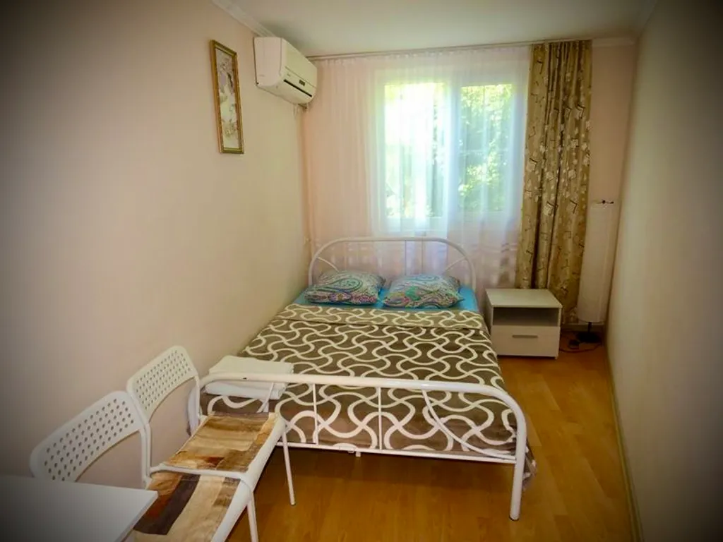 Квартира Двухместный номер с общим душем и туалетом — аренда посуточно в Ейск