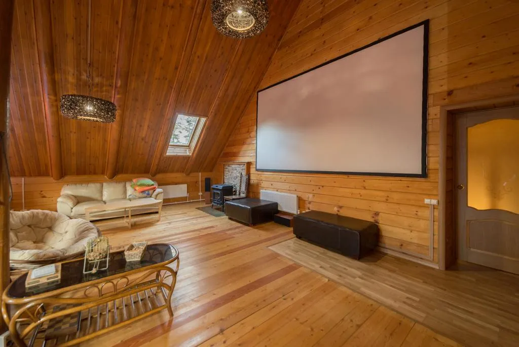 Коттедж Дом для отдыха в живописном месте — Луга