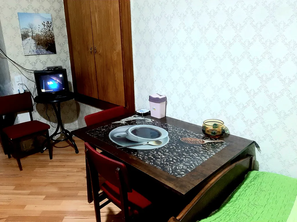 Комната в солнечной квартире в Старом Тбилиси