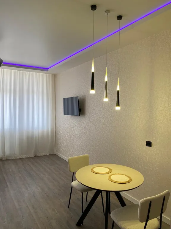 Современная квартира с кондиционером, с красивым видом на горы