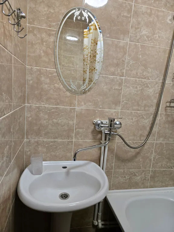 Уютная, чистая квартира, в самом центре города. Есть все необходимое.