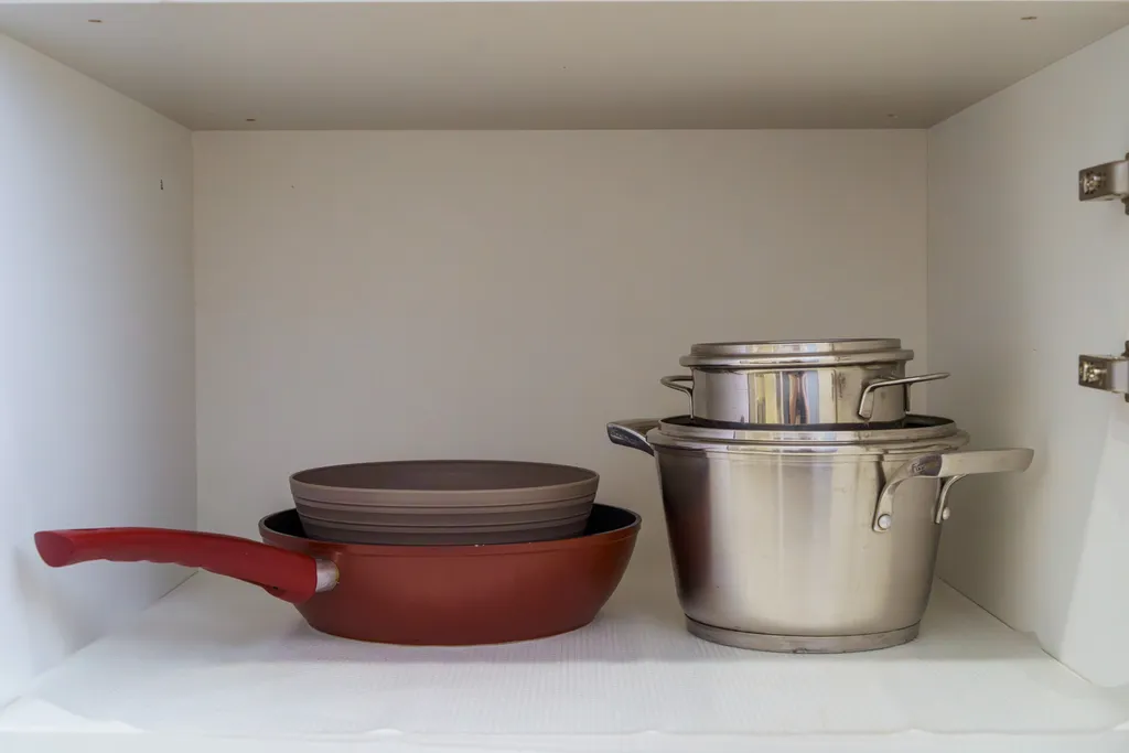 Современная квартира в центре, рядом с Новособорной площадью