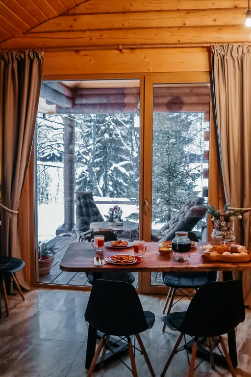 Дом на берегу озера