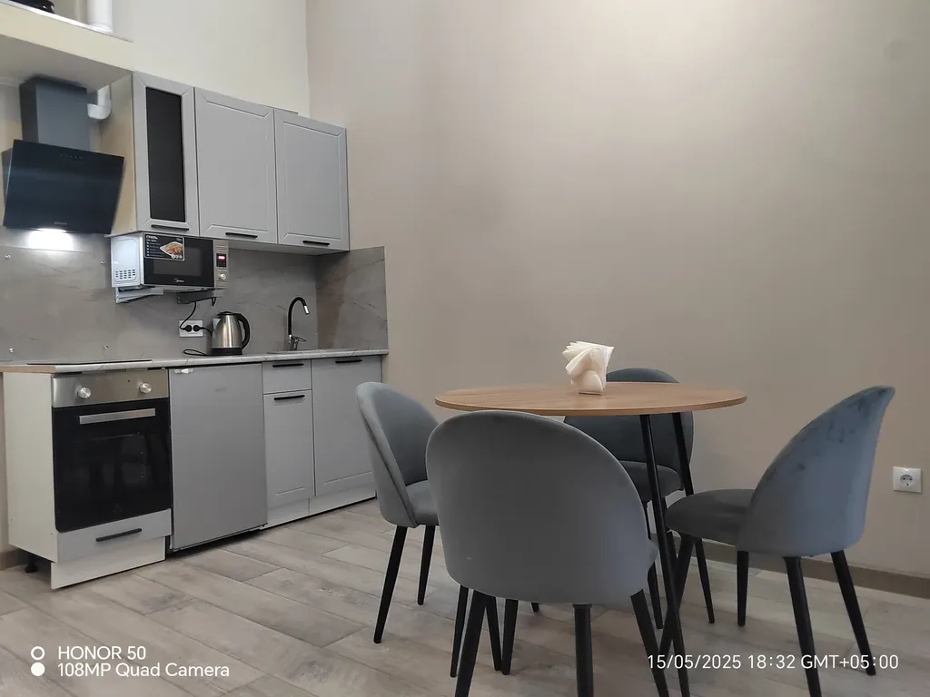 Шикарная двухуровневая студия в центре