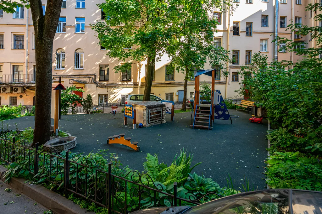 Просторная 5-комнатная квартира в самом центре города