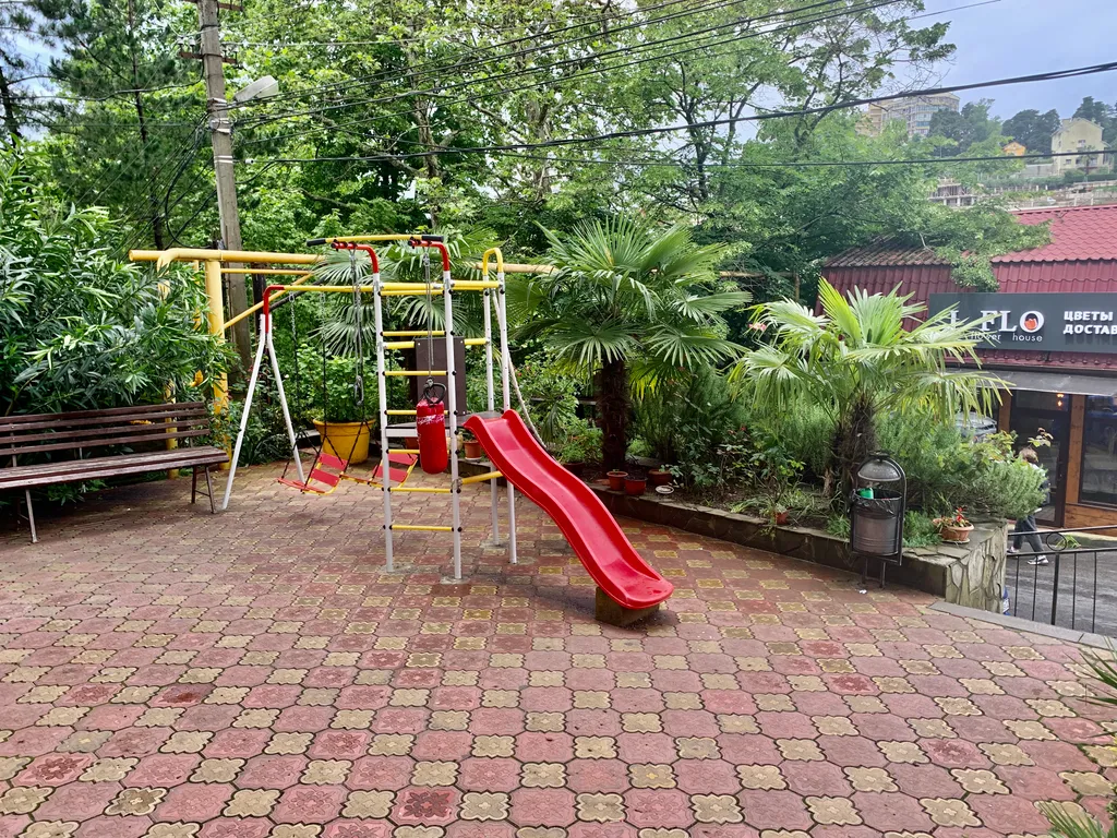 Большая квартира возле моря и бассейна