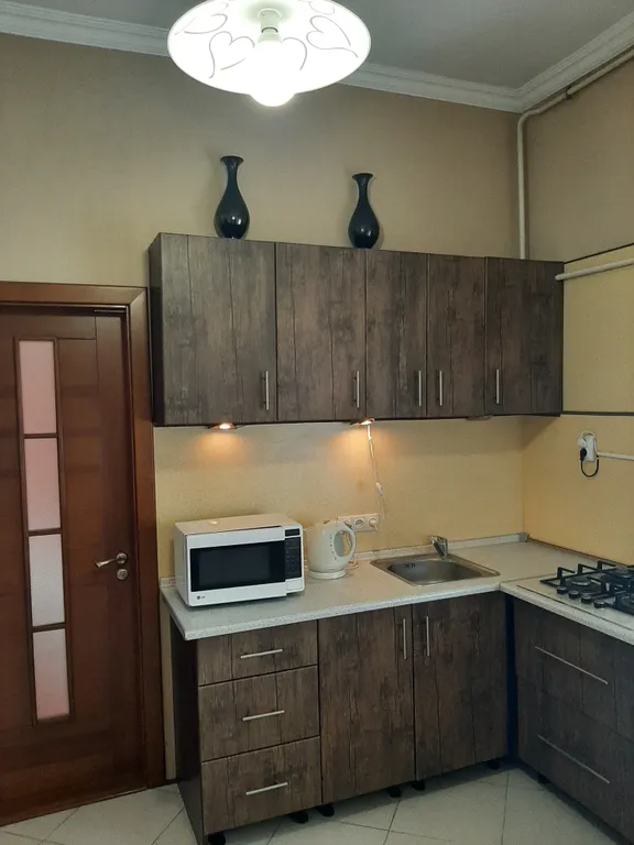 Большая 3-комнатная квартира в историческом доме