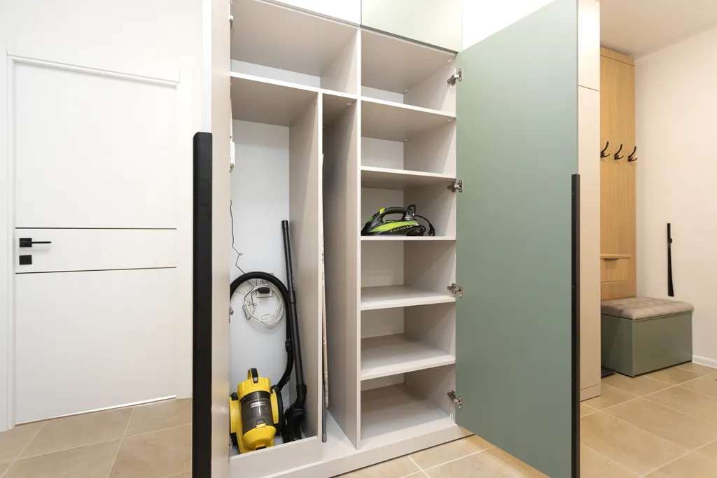 Just rent this apartment)