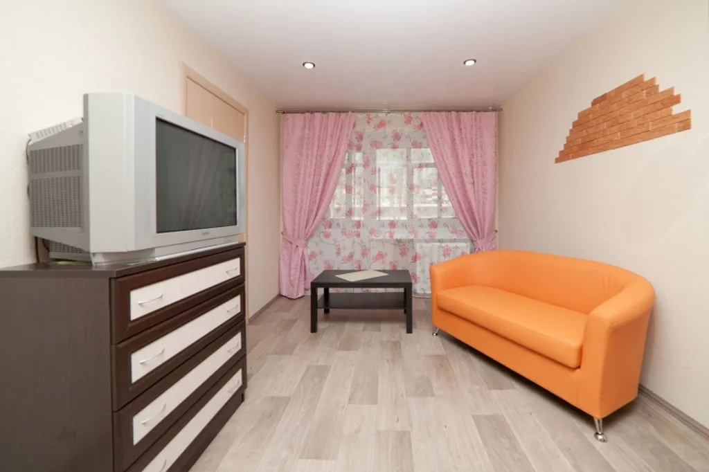 Квартира Двухкомнатная квартира в центре рядом с метро Геологическая — Екатеринбург