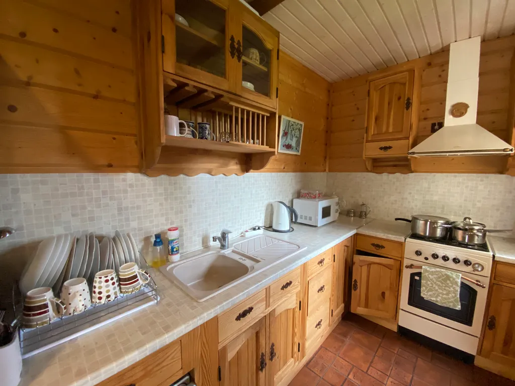 Домик в живописном месте на берегу Ладожского озера