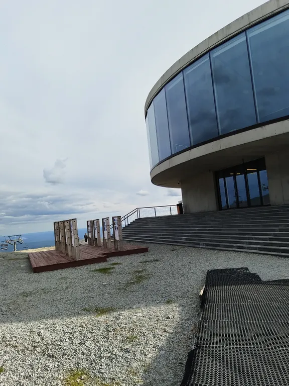 Семейная комната в спальном районе города