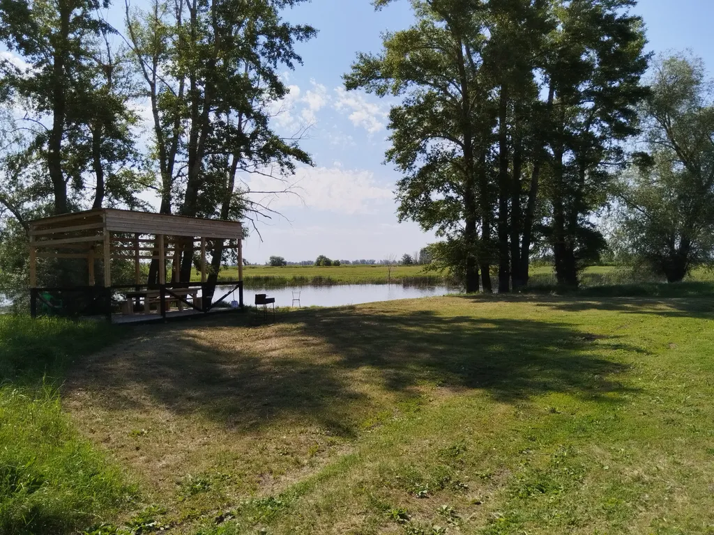 Дом на берегу озера