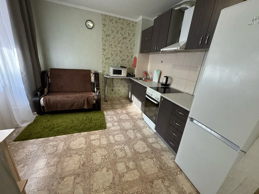 Однокомнатная квартира с панорамным окном, Докучаево