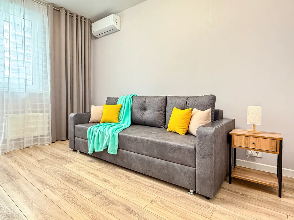 Абсолютно новая просторная евротрешка с двумя лоджиями