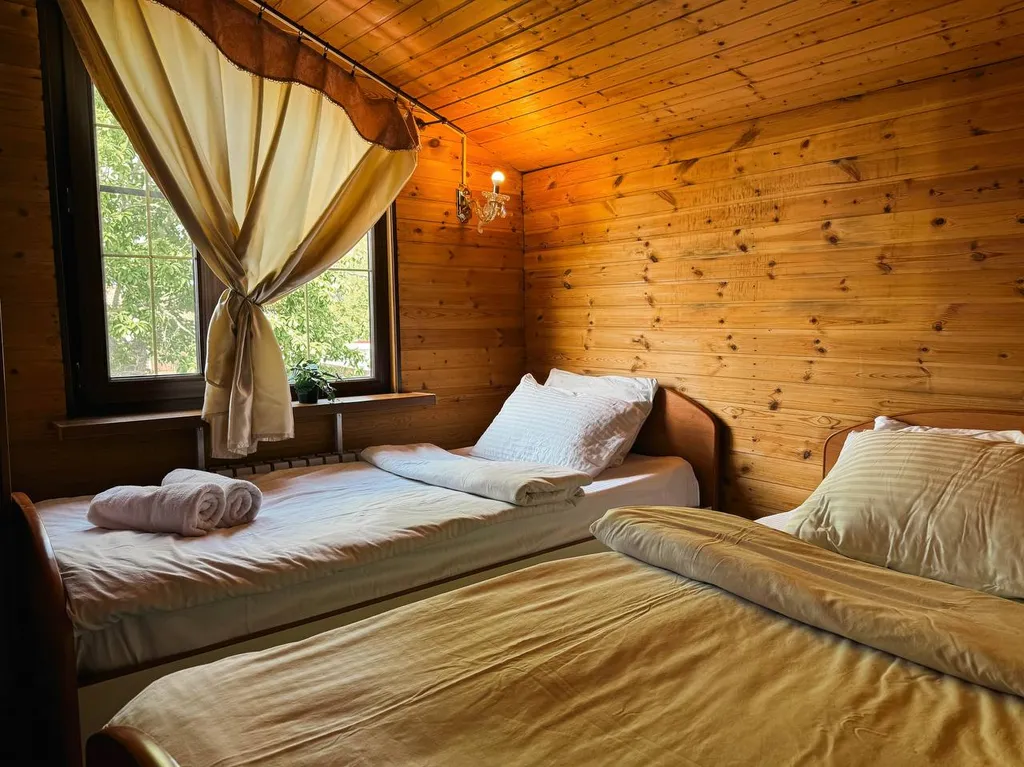 Коттедж у реки с баней