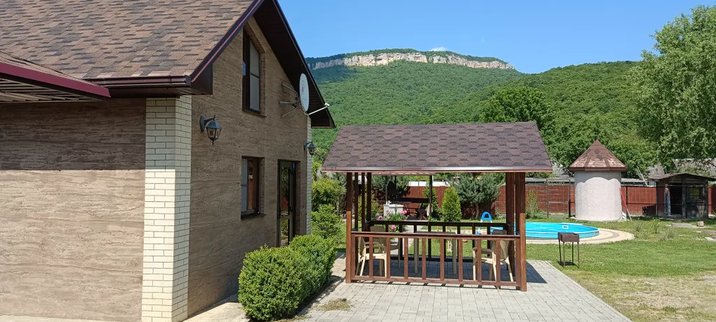 Коттедж-студия с видом на горы