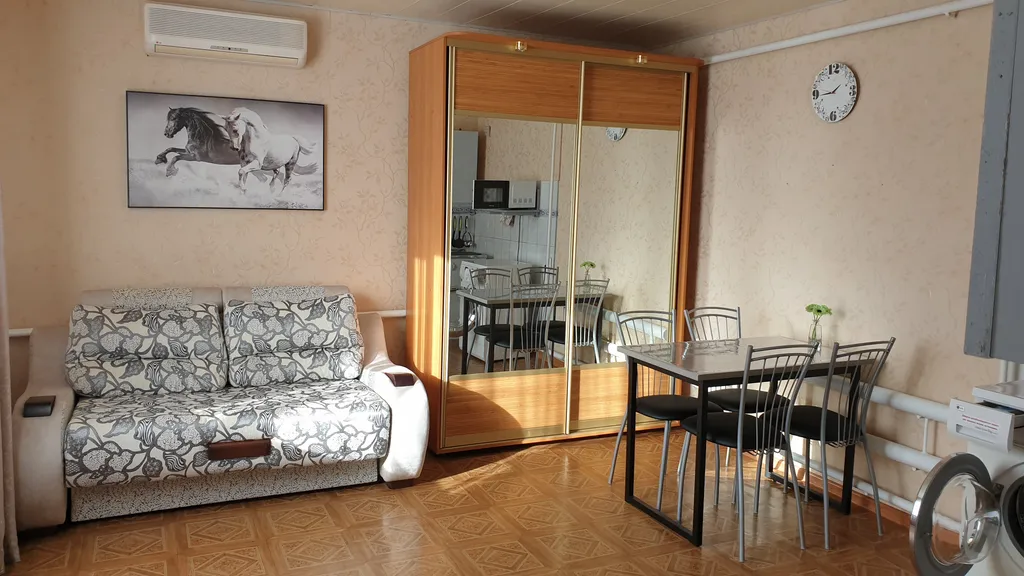 Уютный домик в тихом дворе