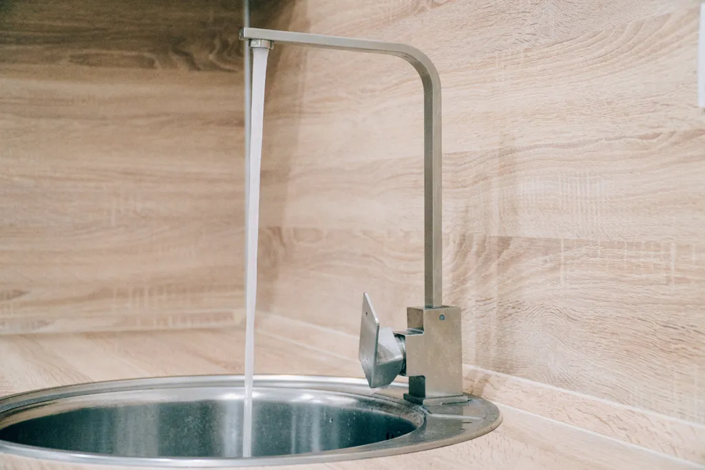 Милая студия для троих. Две кровати